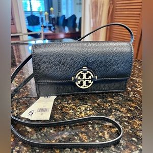 NWT Tory Burch Black Miller Wallet Crossbody Bag
